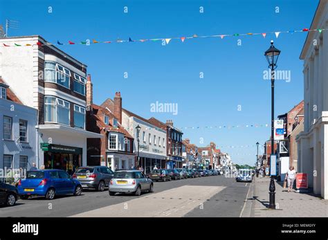 High street lymington hampshire port town centre new forest dist hi-res stock photography and ...