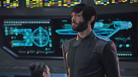 'Star Trek: Discovery': Ethan Peck Breaks Down the Finale & What's Next for Spock