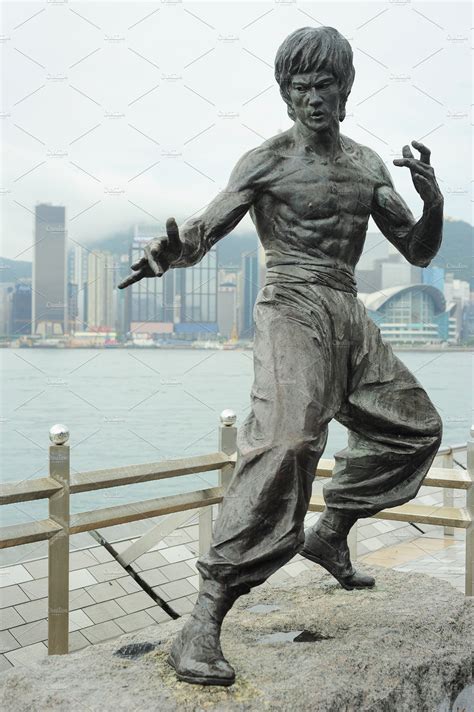 Bruce Lee statue, Hong Kong | High-Quality Architecture Stock Photos ...