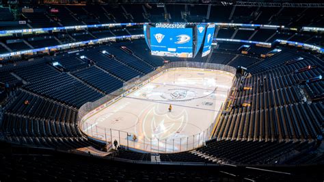 After flood, Nashville Predators return to a drying Bridgestone Arena