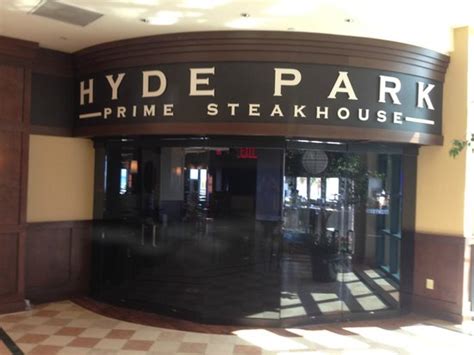 dining area - Picture of Hyde Park Prime Steakhouse, Daytona Beach ...