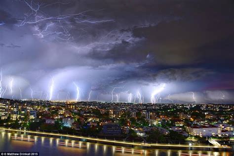 Insane lightning storm engulfs Brisbane in pictures and videos ...