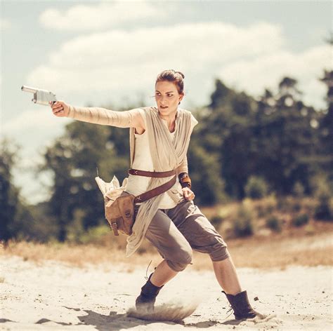 Star Wars Cosplay: Jakku Scavenger Rey Unleashed - Bell of Lost Souls