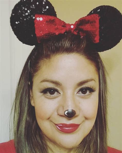 Minnie Mouse | Halloween Makeup Ideas | POPSUGAR Beauty Photo 11