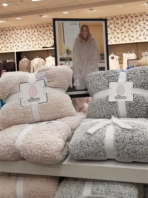 Primark shoppers go wild for new bargain £14 'cosy' hoodie that's ...