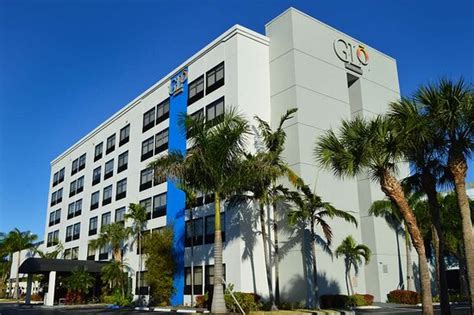 GLO BEST WESTERN FT. LAUDERDALE-HOLLYWOOD AIRPORT HOTEL: UPDATED 2023 Reviews, Price Comparison ...