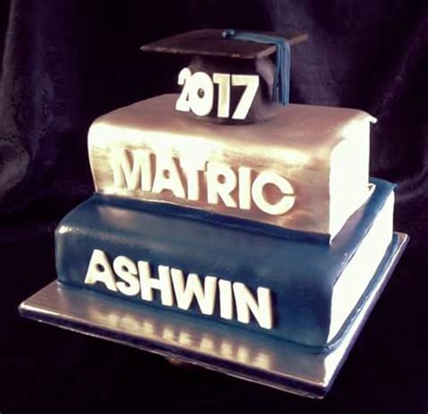 Matric Farewell Cake Ideas : Prom Cake Black And Gold Cake Prom Ball ...