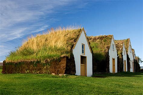 Traditional Icelandic House, Beautiful Green Building - Architecture - Viahouse.Com