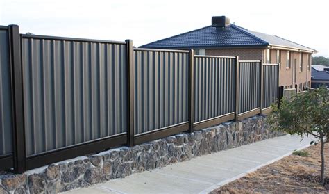 Pin by Sandor Gabriela on Fences | Backyard fences, Colourbond fence, Fence design