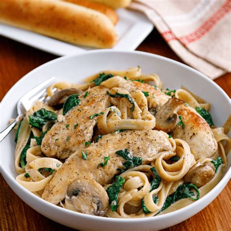 Olive Garden Copycat Chicken Marsala Fettuccine - Fork To Spoon