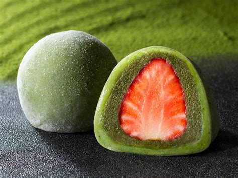 KAMEYA MANNENDAI "Tenku no Matcha Ichigo Daifuku" Limited Time Offer! Matcha bean paste and rice ...