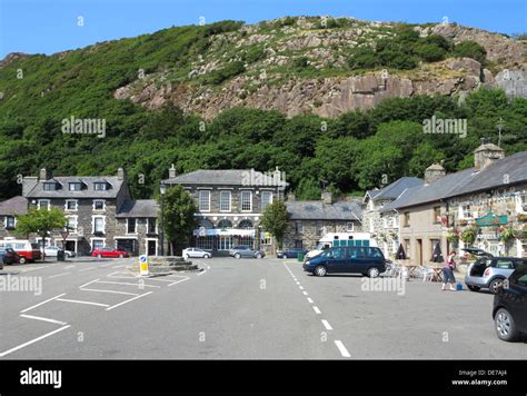 The village square, Tremadog, Gwynedd, North Wales Stock Photo - Alamy