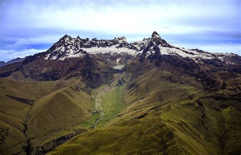 Riobamba: Discover El Altar – This Is Ecuador. Volcano. | Tourist spots, Ecuador mountain, Ecuador