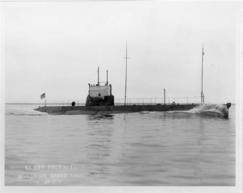 L-type submarines alongside USS Bushnell (AS-2) at Bantry Bay, Ireland, in 1918. These ...