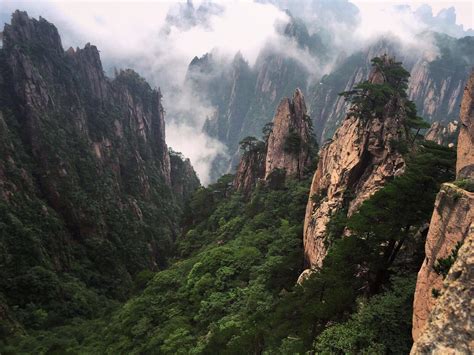 Yellow Mountains in Huangshan, China [1600x1200] [OC] : r/EarthPorn