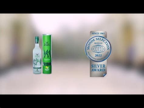 M2 Magic Moments Verve Green Apple Premium Flavoured Vodka - Silver ...