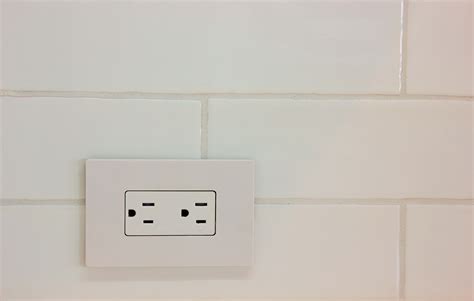 Outlet Installation Services in Orange County | Outlet Repair Service | Leone Electric