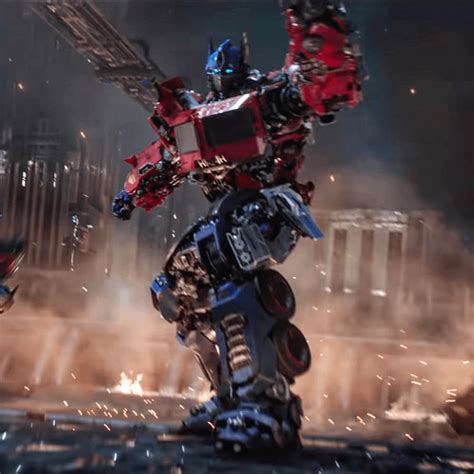 How do you think Optimus Prime survived the Fall Of Cybertron in the ...