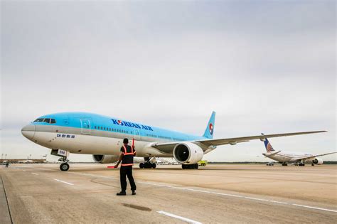 Korean Air's first flight takes off from Intercontinental