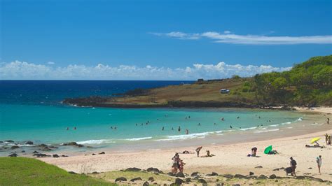 Rapa Nui National Park, Hanga Roa holiday accommodation: holiday houses ...