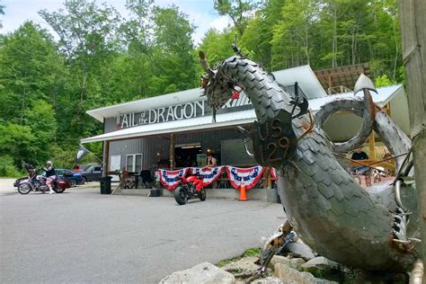 Riding U.S. Highway 129’s Tail of the Dragon in Tennessee/North Carolina