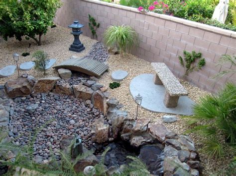 20 Lovely Japanese Garden Designs for Small Spaces