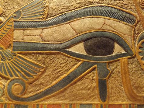 Egyptian eye of Horus - Egyptian painting - wall relief sculpture / art