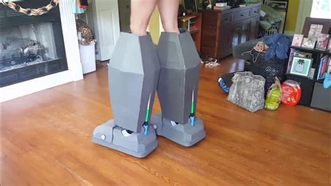 9ft Iron Giant Cosplay - Walking test in lower legs - YouTube