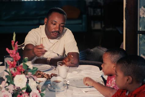 These Incredible Family Photos of MLK Show A Side Of Him That Will Warm ...