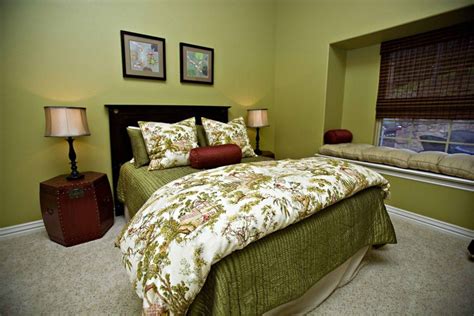 20+ Green And Brown Bedroom