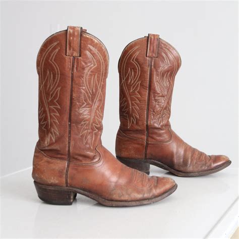 How to Get a Good Pair of Cowboy Boots – Put This On