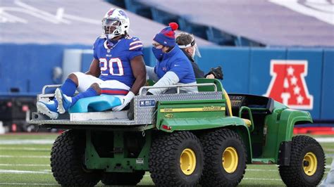 Report: ‘Fear’ Buffalo Bills could have lost Zack Moss for playoffs