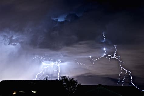 File:Las Vegas Lightning Storm.jpg - Wikimedia Commons