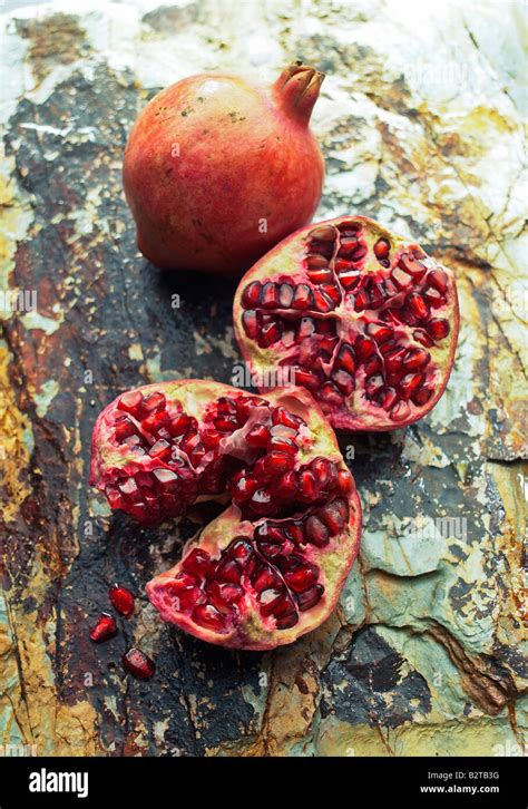 Pomegranate and seeds Stock Photo - Alamy