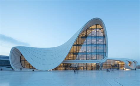 The Heydar Aliyev Center by Zaha Hadid in Baku, Azerbaijan. [1000×620 ...