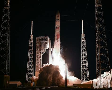 Photo: ULA Vulcan Rocket Flies on its Maiden Launch from Cape Canaveral ...