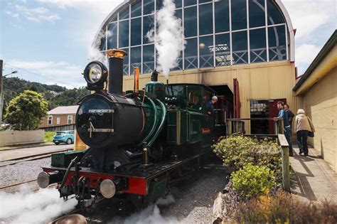 Orchester Nähmaschine schnitzen west coast wilderness railway tasmania ...