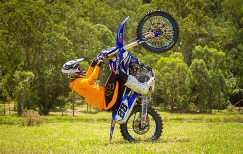 HOW TO DO A SLOW WHEELIE ON YOUR DIRT BIKE | Dirt Action