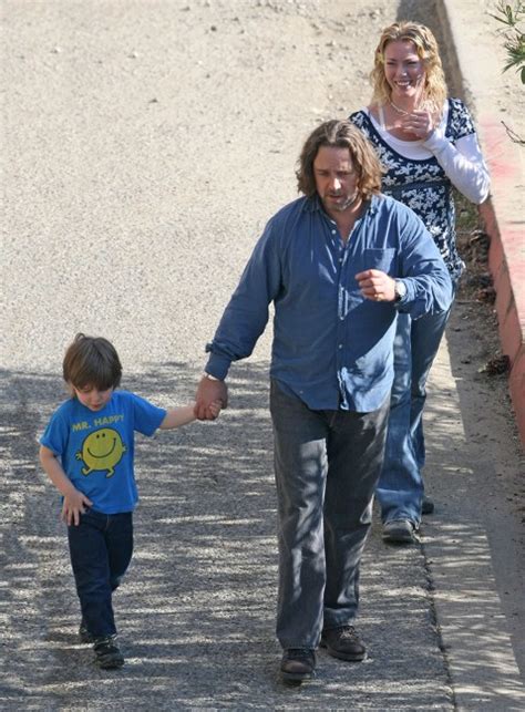 Russell Crowe and Family: Photos of Him With Ex-Wife & Sons – Hollywood ...