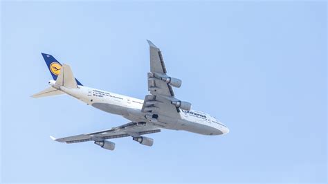 Lufthansa Boeing 747-400 Returns To Frankfurt After Crew Shuts Engine Down