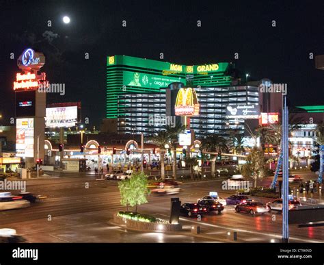 Intersection of Las Vegas Boulevard and Tropicana Avenue, Las Vegas ...