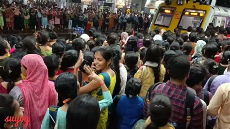 Mumbai local train rush at thane railway station - YouTube