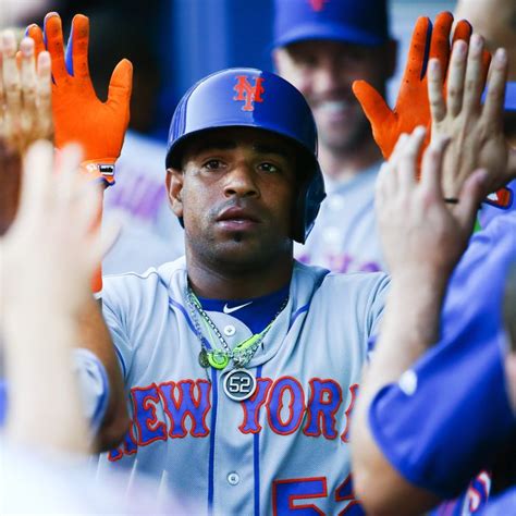 Mets Re-sign Yoenis Cespedes, Give Him Record-breaking Deal