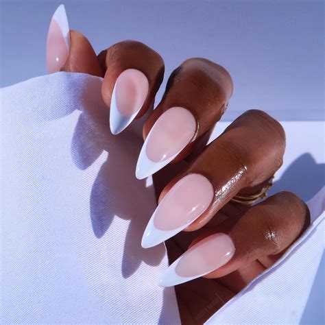 Stiletto Nails French