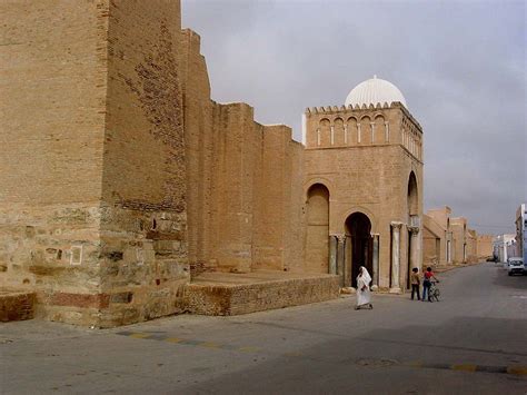 جامع عقبة بن نافع في القيروان / روعة الهندسة المعمارية