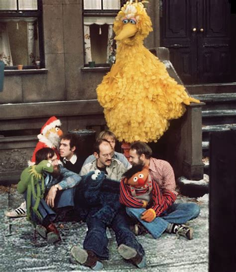 28 Fascinating Photos of Behind the Scenes With the Muppets From the ...