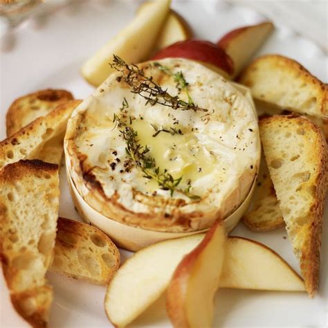 Baked Camembert | Recipe | Baked camembert, Starters recipes, Starters ...