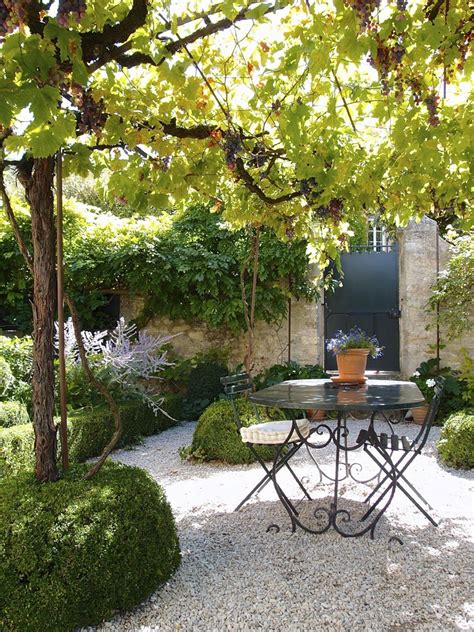 Beautiful Garden Design Ideas For Small Space 367 | Outdoor gardens, French garden, Beautiful ...