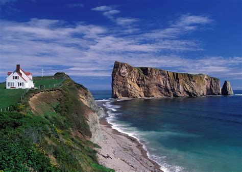 Percé Rock, Québec, Canada (with Map & Photos)