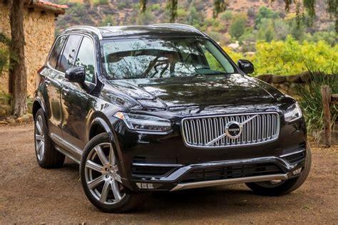 2018 Volvo XC90 T8 R-DESIGN HYBRID (AWD) Price & Specifications | CarExpert